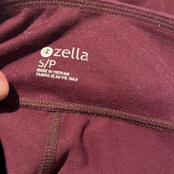 EUC Zella Plum Crop Leggings with Mesh Paneling size Small - Picture 5 of 6